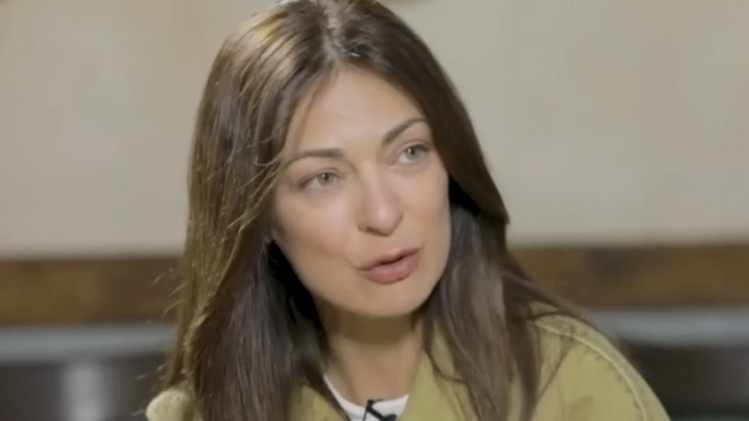 Έμιλυ Κολιανδρή: "Ήταν δύσκολη η συνεργασία μου μαζί του - Σκέφτομαι αν εμπίπτει στα όρια της κακοποίησης"