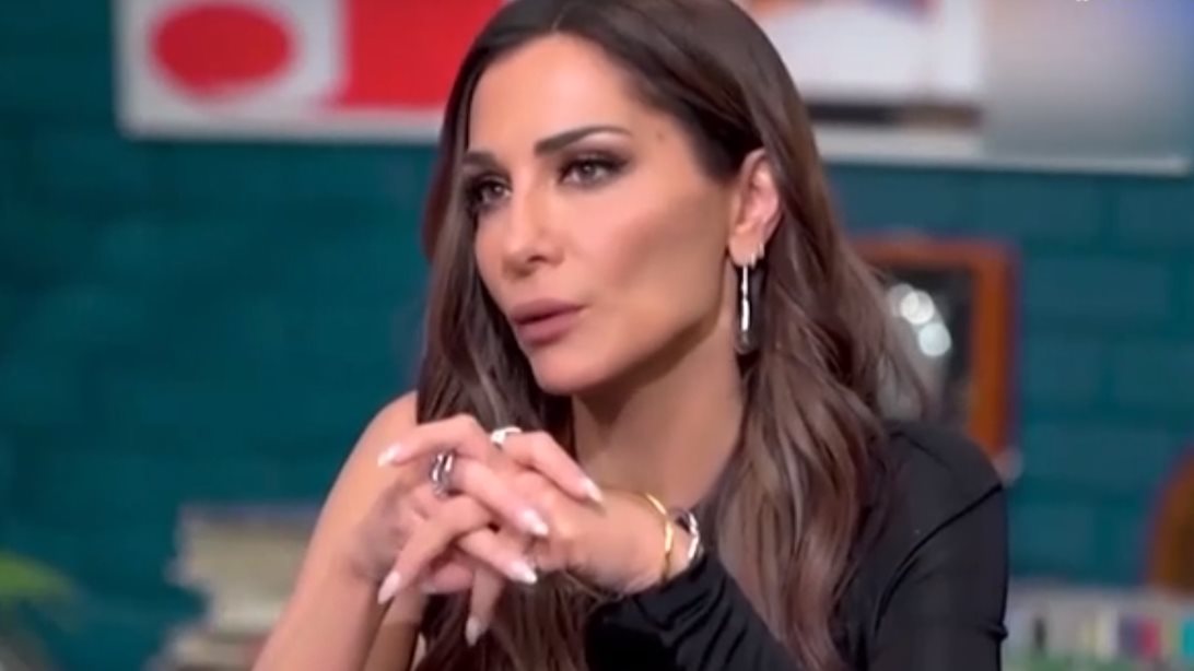 Η Δέσποινα Βανδή απαντά στις φήμες πως παντρεύεται με τον Βασίλη Μπισμπίκη: "Δεν είναι κάτι που με απασχολεί"