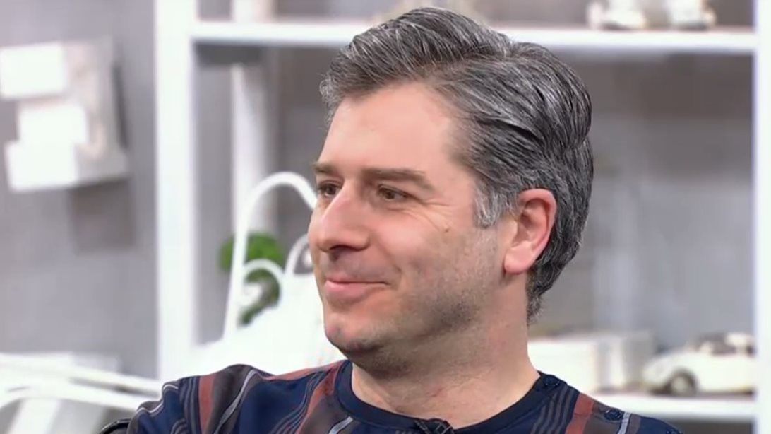 Αλέξανδρος Μπουρδούμης: "Κάποτε ο γιος μου θα διαβάσει για το #metoo και τη μητέρα του και θα νιώθει περήφανος"