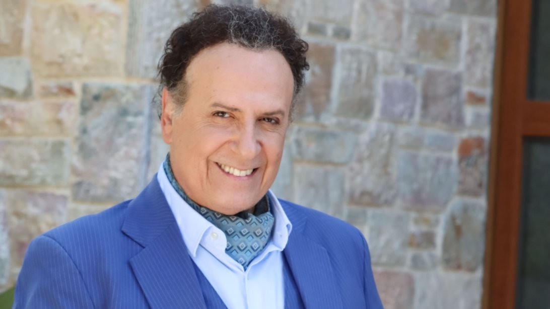 Η ατάκα του Χάρη Ρώμα για τον Μάρκο Σεφερλή: &quot;Εγώ έχω παίξει στην Επίδαυρο, το εύχομαι και σε εκείνον&quot;