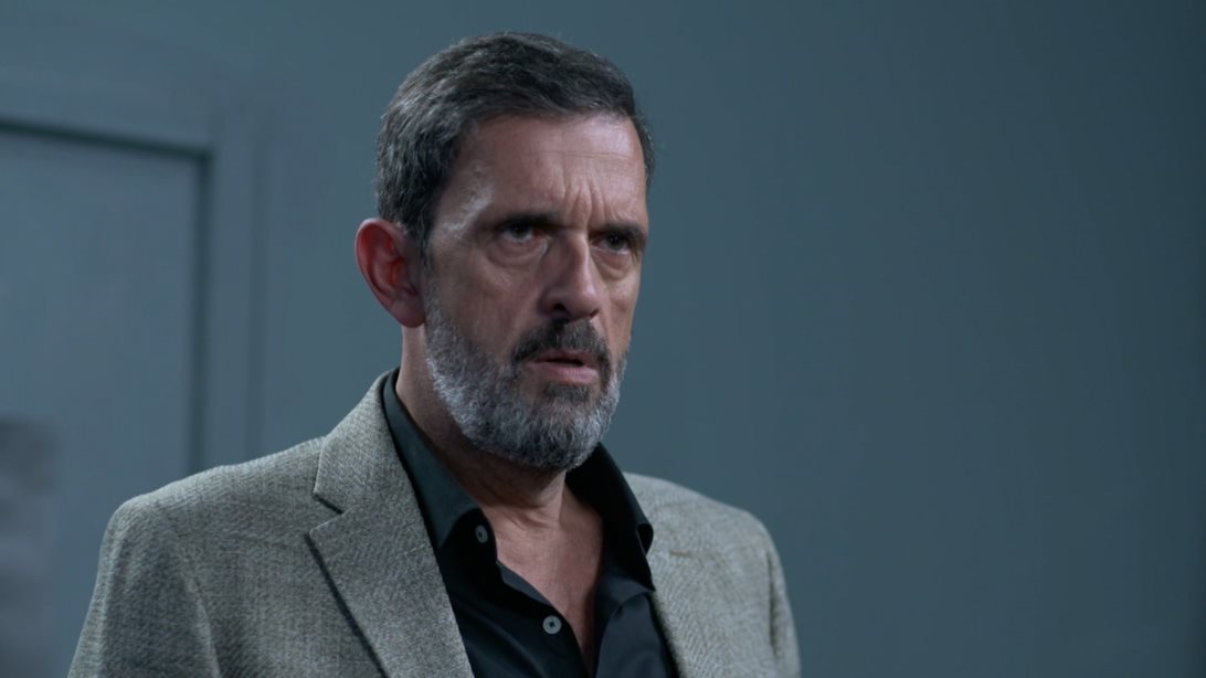 Η πρώτη αντίδραση του Γιάννη Χουβαρδά μετά την αποχώρηση του Λεωνίδα Κακούρη από την παράσταση &quot;Βασιλιάς Ληρ&quot;