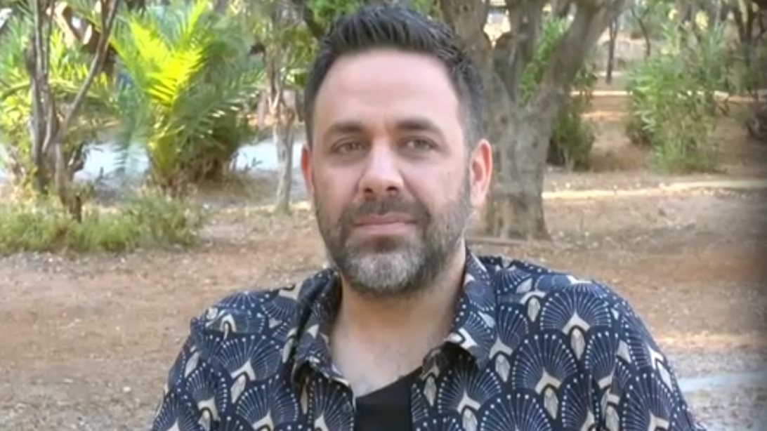 Ο Γιώργος Γιαννιάς μιλά για τον θάνατο της μητέρας του: "Έκανε επέμβαση στη μέση, κόλλησε μικρόβιο και πήγαν όλα στραβά"