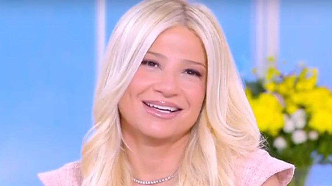Φαίη Σκορδά: &quot;Προφανώς κάτι έχει γίνει και η Ελένη Μενεγάκη ανεβάζει κάθε μέρα τέτοιες φωτογραφίες&quot;
