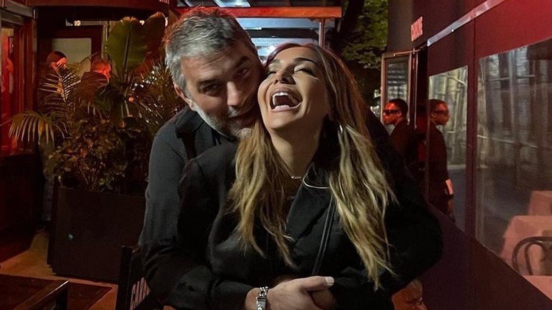 Δέσποινα Βανδή &amp; Βασίλης Μπισμπίκης | Οι πρώτες φωτογραφίες τους από το ταξίδι τους στο Λονδίνο και το ρομαντικό δείπνο των 580 λιρών