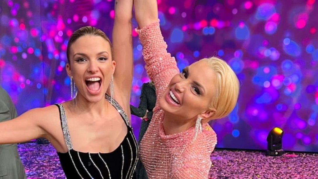 Η Αλεξάνδρα Παναγιώταρου με το βραβείο του J2US στα χέρια - Το μήνυμά της μετά τη νίκη