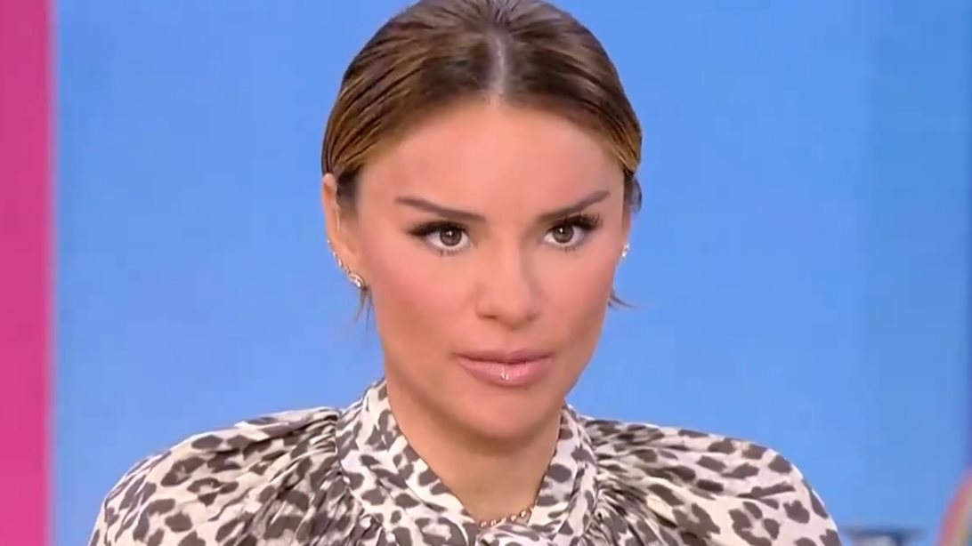 Ελένη Τσολάκη: "Στεναχωριέμαι βαθιά για όλο αυτό στο οποίο έχει εξελιχθεί ο Θέμης Αδαμαντίδης"