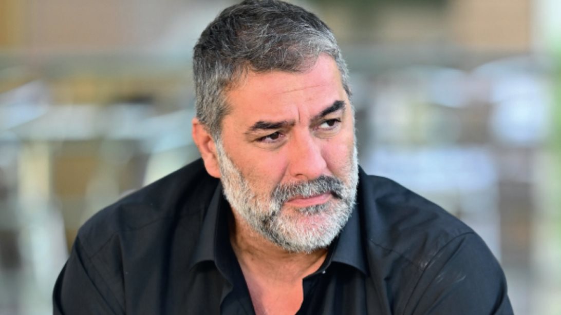 Η μεγάλη αλλαγή στην εμφάνιση του Βασίλη Μπισμπίκη &amp; ο λόγος που δεν κάνει φέτος θέατρο