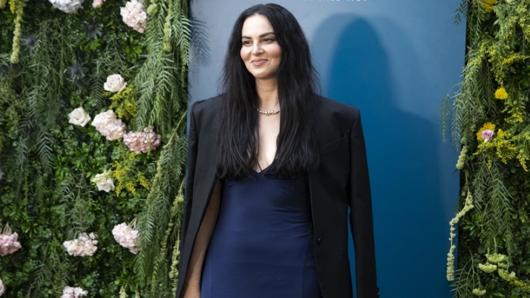 Η Ζενεβιέβ Μαζαρί σε οικογενειακή έξοδο | Η κόρη της μεγάλωσε πολύ