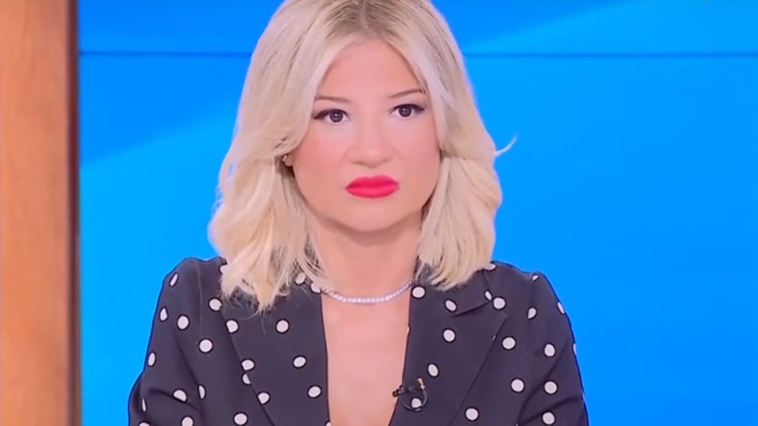 Σοκαρισμένη η Φαίη Σκορδά με την αποκάλυψη στον αέρα της εκπομπής της