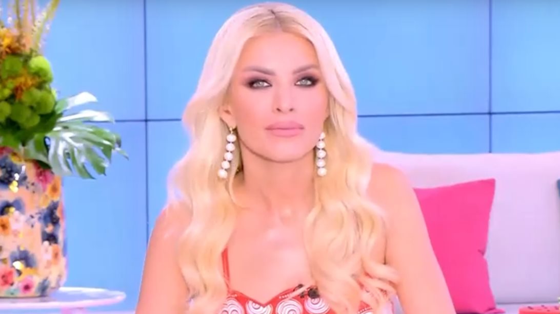 Ξέσπασε η Κατερίνα Καινούργιου: "Φτάνει πια! Την Παπαρίζου τη ρωτούν για τα κιλά και εμένα για τις πλαστικές"