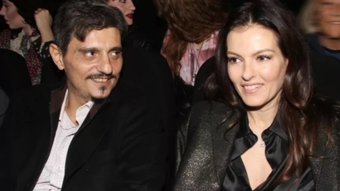 Η σύζυγος του Δημήτρη Γιαννακόπουλου, Ιωάννα Μαροσούλη απλή και κομψή στο γήπεδο