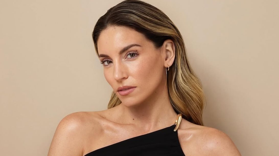 Επιστροφή στην Αθήνα για την Αθηνά Οικονομάκου | Τα παιχνίδια της Σιέννας με τους νονούς της