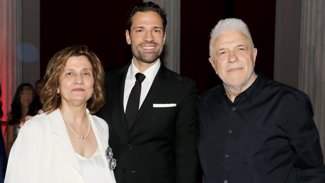 Ο πατέρας του Κωνσταντίνου Αργυρού ξεκαθαρίζει: "Η Αλεξάνδρα Νίκα είχε αγκαλιά το παιδί - Με καθησύχασε ο γιος μου"