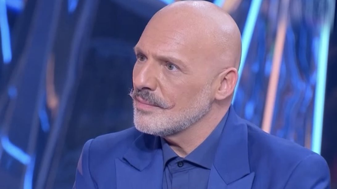 Αυστηρή απάντηση από τον Νίκο Μουτσινά: &quot;Δεν δίνω αναφορά για τη ζωή μου&quot;