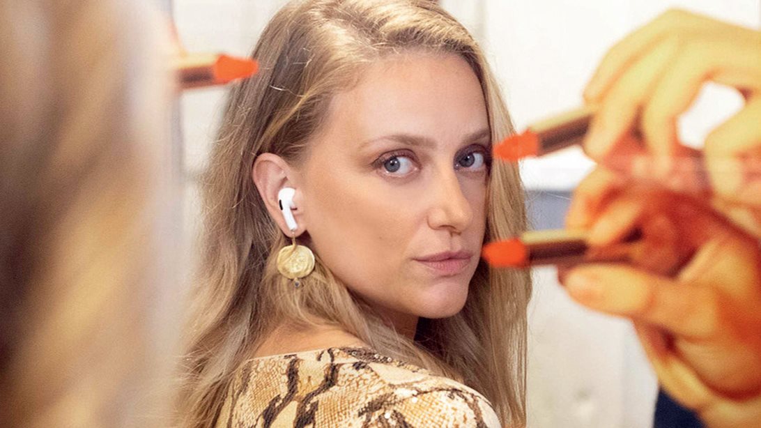 Η Λένα Δροσάκη ανοίγει πίτα με τη μαμά της και τον γιο της, Αναστάση