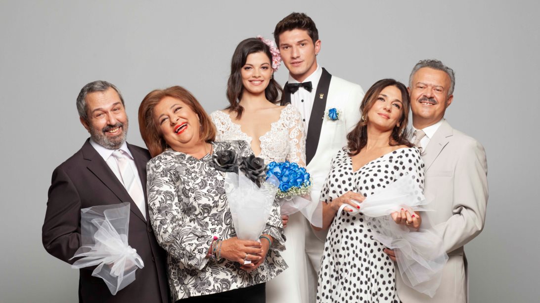 &quot;Συμπέθεροι απ&#39; τα Τίρανα&quot; | Τα νούμερα τηλεθέασης της πρεμιέρας