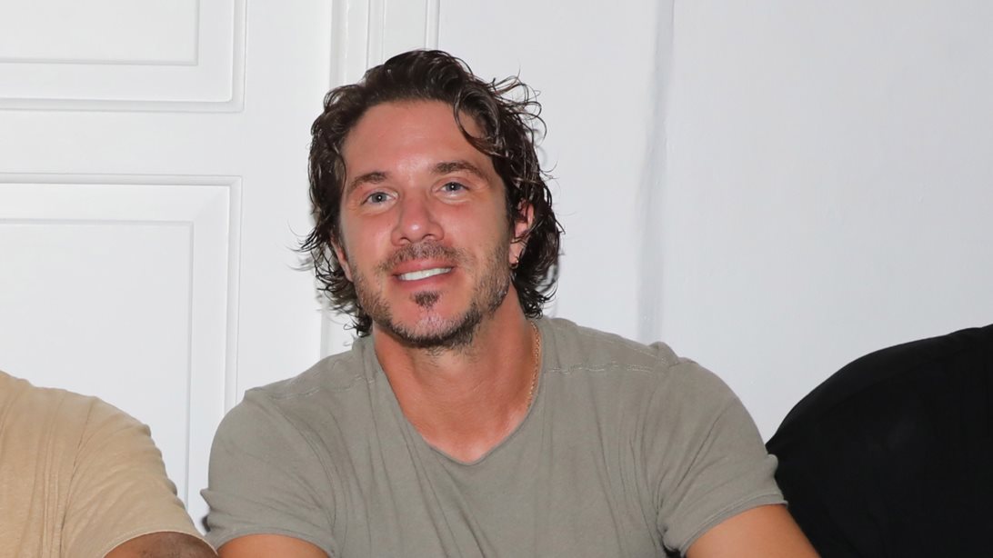 Νυχτοπερπατήματα στη Μύκονο για τον Νίκο Οικονομόπουλο