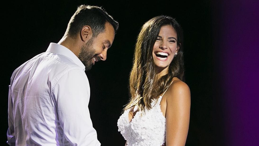 Η Χριστίνα Μπόμπα δημοσίευσε την πιο #FamilyGoals φωτογραφία με τον Σάκη Τανιμανίδη και τις δίδυμες