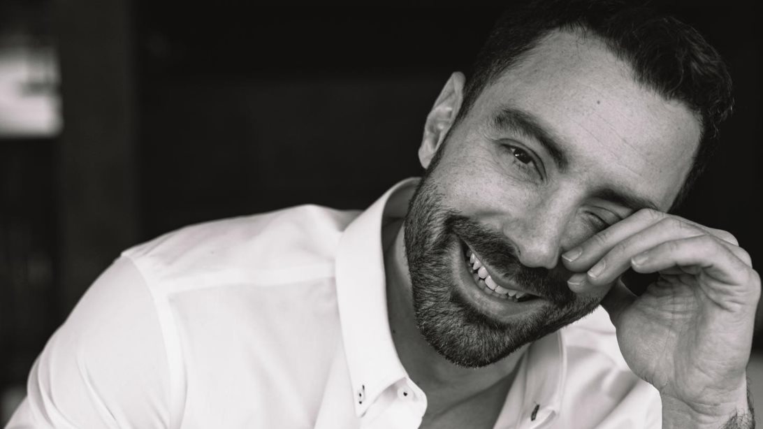 Σάκης Τανιμανίδης | Τροχαίο ατύχημα με τη μηχανή του – Το δημόσιο μήνυμά του