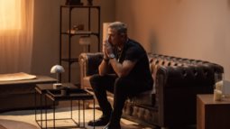 Αντωνης Ρεμος | Ενα εκατομμυριο views για τη νεα του επιτυχια, "Δευτερα"