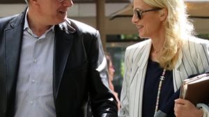 Νικος Χατζηνικολαου &amp; Κριστη Τσολακακη 
: Σπανια φωτογραφια με τα τρια παιδια τους απο τις διακοπες