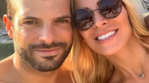 Κατερινα Καινουργιου-Φιλιππος Τσαγκριδης : Ρομαντικες στιγμες για δυο στη Σαντορινη!