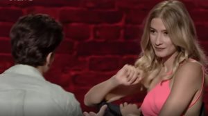 GNTM | Ο Ανδρεας Αθανασοπουλος εισεβαλε στην οντισιον και εδωσε ενα χειροφιλημα στην Ισμηνη Παπαβλασοπουλου