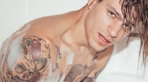 Στιβ Μιλατος: Εκανε προταση γαμου στην επι επτα μηνες συντροφο του!
