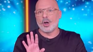 &quot;Παγωσε&quot; η Φαιη Σκορδα με την ατακα του Νικου Μουτσινα: &quot;Και εμεις εχουμε παρακολουθησει τσο@@α σε κουζινα&quot;