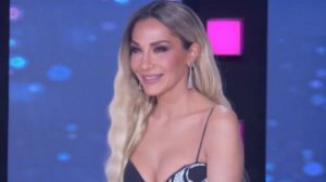 J2US | Η Δεσποινα Βανδη "τελειωνει" τα σχολια για τα look της: "Ποιο ειναι το θεμα;"