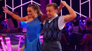 DWTS | Η Βασιλικη Μιλλουση εκλεψε τις εντυπωσεις στην πρεμιερα με τον Λευτερη Πετρουνια στο πλευρο της