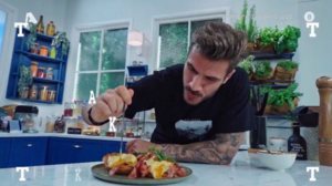 Ο Ακης Πετρτζικης επιστρεφει στο &quot;Kitchen Lab&quot;! Η ημερομηνια της πρεμιερας