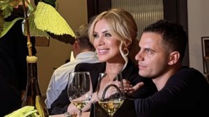 Το σχολιο της Κατερινας Καινουργιου στον Παναγιωτη Κουτσουμπη: "Το μωρακι μας"