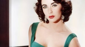 Η Elizabeth Taylor φορα το θρυλικο σετ διαμαντιων Cartier που της χαρισε ο Mike Todd