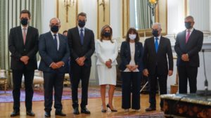 H oρκωμοσια νεων μελων της κυβερνησης: Οι ενδυματολογικες επιλογες της Κατερινας Σακελλαροπουλου και της Ζωης Ραπτη