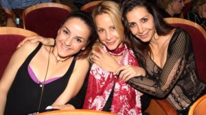 Μαρια Ελενη Λυκουρεζου: Φωτογραφιζεται αγκαλια με την Ζενια Μπονατσου
