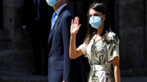 Bασιλισσα Letizia : Παντα με στιλ! Επελεξε το κυριαρχο print του καλοκαιριου