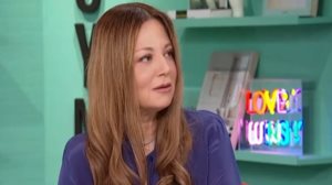 Μπερδεμα στον αερα του &quot;Στουντιο 4&quot;: &quot;Ειστε στον αερα κοριτσια&quot; - &quot;Ας τους το πει καποιος&quot;