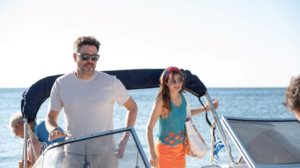 Το "HOTEΛ ΕΛVIRA" κανει εγκαινια στο MEGA! Δειτε το πρωτο trailer