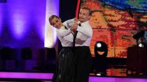 DWTS | Η Βασιλικη Μιλλουση ντυθηκε πιλοτος, εκλεψε τις εντυπωσεις &amp; πηρε το πρωτο 9αρι!