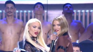 J2US | Η too hot to handle εμφανιση της Κατερινας Λιολιου με την Αλεξανδρα Παναγιωταρου