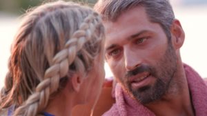 &quot;The Bachelor&quot; | Η Αθηνα αρνειται το φιλι του Αλεξη! Πως αντεδρασε ο εργενης;