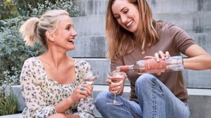 Cameron Diaz: Μολις κυκλοφορησε μια εξαιρετικα κομψη, καλοκαιρινη σειρα κρασιων