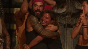 Survivor | H Ελευθερια Ελευθεριου αποχωρησε και δεν εφευγε απο την αγκαλια του Νταφυ &amp; Παππα