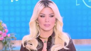 Η Κατερινα Καινουργιου &quot;τελειωνει&quot; τα σεναρια για τον τοπο που θα παντρευτει