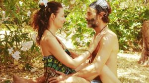 Θανασης Ευθυμιαδης: Φωτογραφιζει ολογυμνη τη συζυγο του, Αννα Δημητριεβιτς
