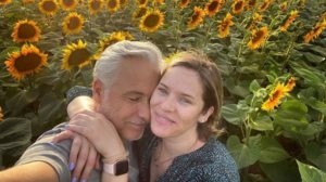 Anita Brand: Ποζαρει με φουσκωμενη κοιλιτσα λιγες ημερες πριν τη γεννα
