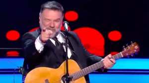 Αλλαγη χρονιας με &quot;The Voice&quot; | Η δημοσια συγγνωμη του Αρναουτογλου, η εκπληκτικη Κουτσαφτικη και η εκρηκτικη Παπαριζου