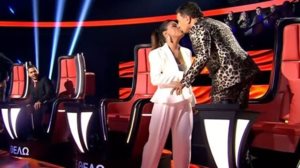 The Voice | Το φιλι Παπαριζου - Μουζουρακη και το ποτ-πουρι των coaches