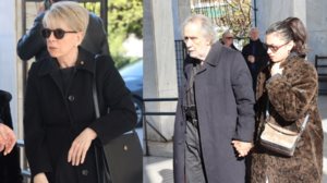 Κηδεια Συλβας Ακριτα: Βαθια θλιψη στην κηδεια της - Ο Κωστας και ο Παυλος Αρζογλου στο πλευρο της Ελενας Ακριτα